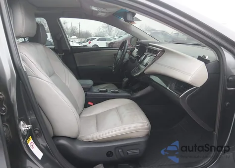 2013 Toyota Avalon Limited z USA, uszkodzony, nr VIN 4T1BK1EB3DU061677